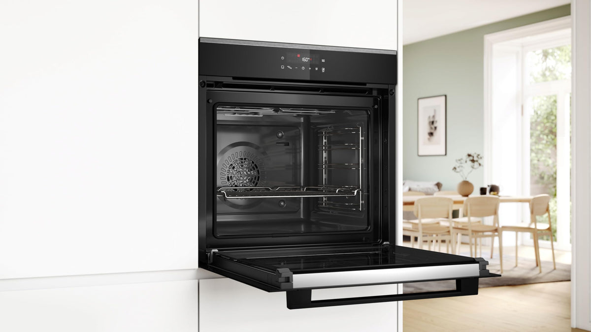 Bosch HBA272BB3 Serie 4 Einbau-Backofen, 3D-Heißluft, Pyrolyse, Hydrolyse, Touch Control